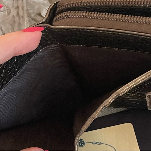 COA⭐️PRADA Vitello Daino Leather
Compact Wallet⭐️STUNNING⭐️ 💯Authentic - Picture 8 of 16